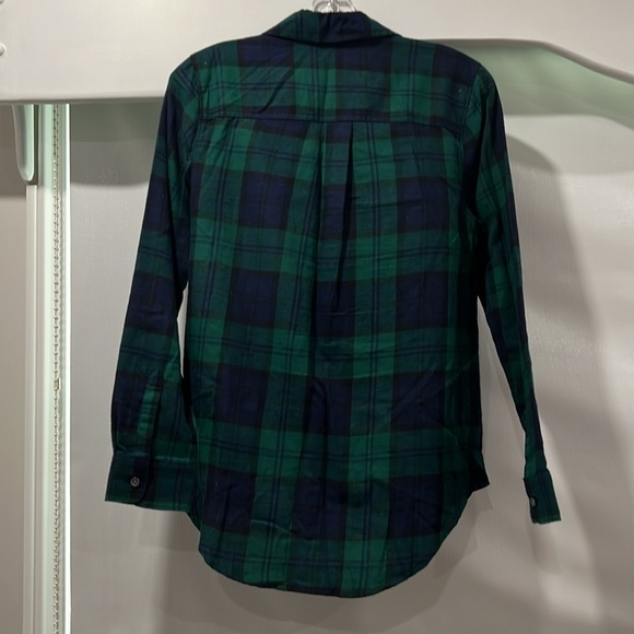 Old Navy button down shirt. Size small. Worn maybe 5x. Excellent Condition - Picture 2 of 2